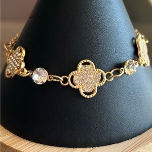 Stylish Gold Clover Bracelet with Crystal Accents